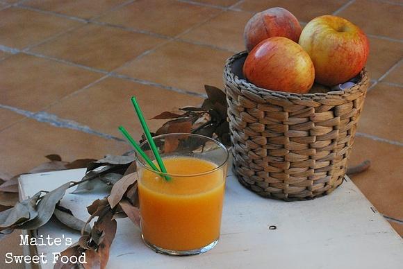 Smoothie de melocotón, manzana y limón