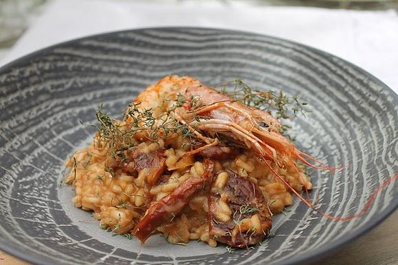 Risotto de gambón y tomate