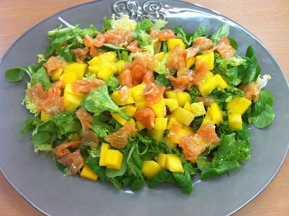 Ensalada de salmón y mango
