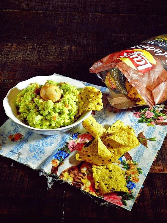 Guacamole con chips de maíz