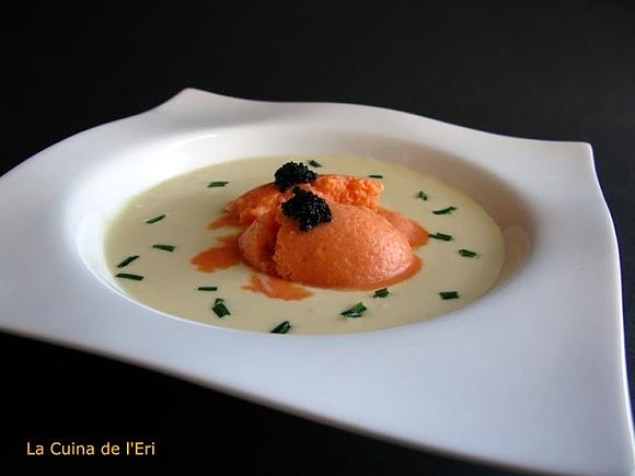 Crema de poma con roquefort y sorbete de salmorejo