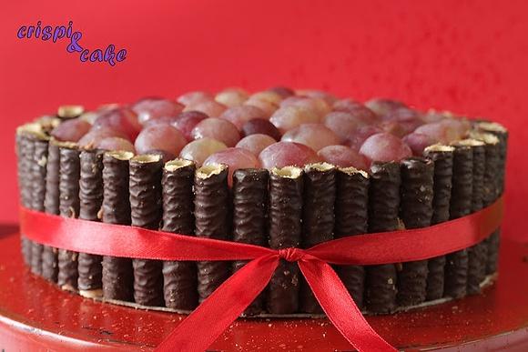 Tarta de chocolate con uvas