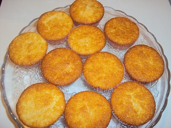Magdalenas con almendras y gotas de chocolate