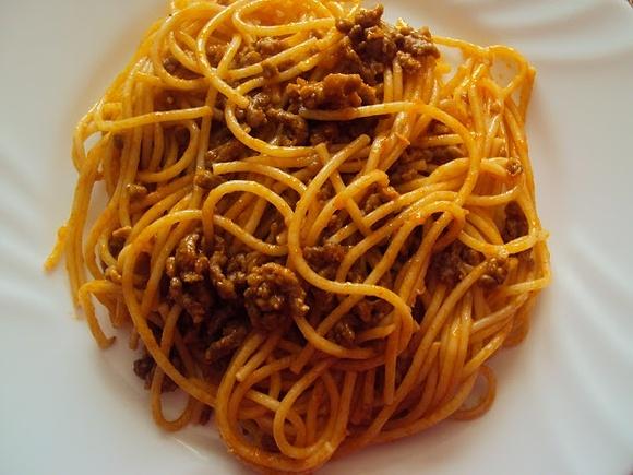 Espaguettis a la boloñesa