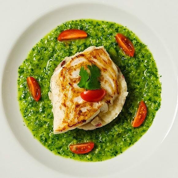 Cómo hacer pescado en salsa pesto