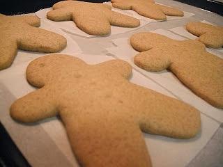 ¿Cómo hacer galletas de hombre de jengibre?