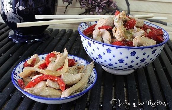 Pechugas de pollo con pimientos rojos