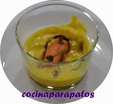 Mejillones marinados con crema de azafrán