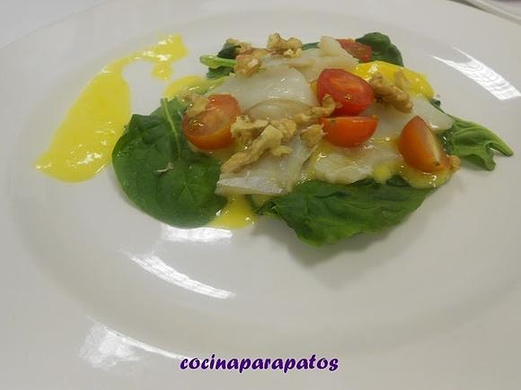 Ensalada de bacalao con vinagreta de mango