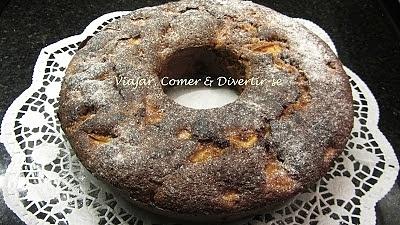 Bolo de maçãs e nozes