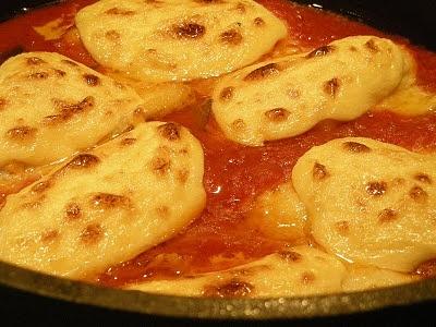 Bacalao con tomate y muselina de ajo