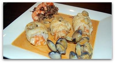 Rollitos de lenguado con salsa de marisco