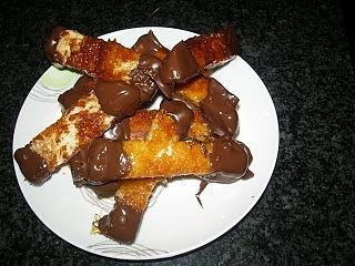 Llaços de pa amb xocolata