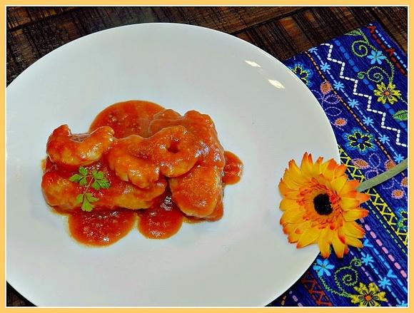 Ventrescas de merluza con gambones en salsa americana