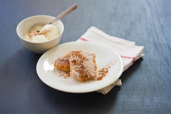 Leche frita con  helado de arroz con leche