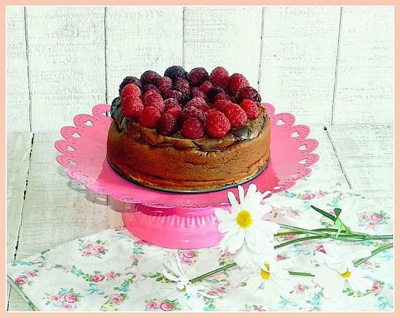 Cheesecake de chocolate con frambuesas