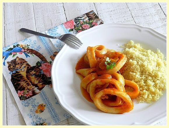 Calamares en salsa americana con couscous