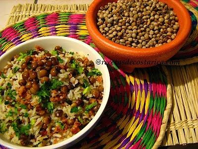 Arroz con chorizo y frijol de palo