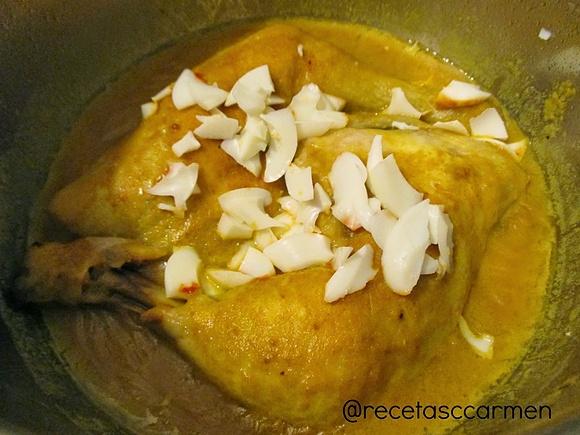 Pollo en Pepitoria