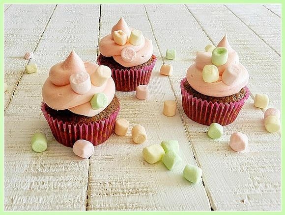 Cupcakes de cacao y algodón de azúcar