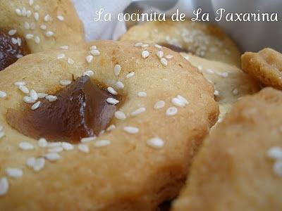 Galletas de queso ahumado y dulce de manzana