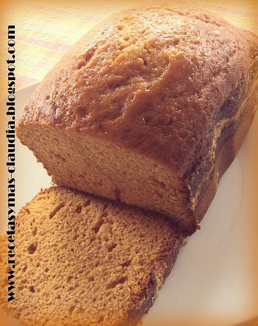 Bizcocho de dulce leche en panificadora y tradicional