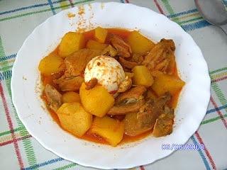 Pollo guisado con patatas