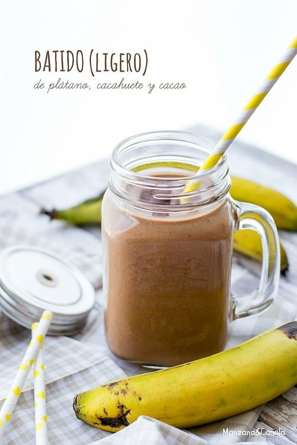 Batido ligero de plátano, cacahuete y cacao sin azúcar