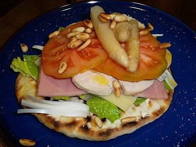 Tortilla de sobrasada y tosta rústica