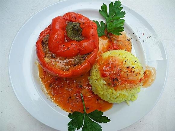 Pimientos de la huerta rellenos