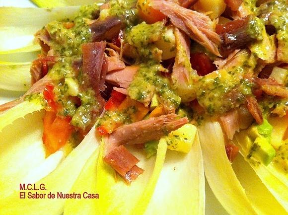 Ensalada de endibias y ventresca mª Luisa