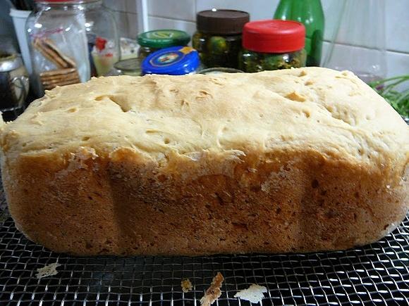 Pan frances en la panificadora o horno de pan
