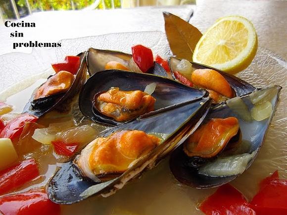 Mejillones al vino blanco