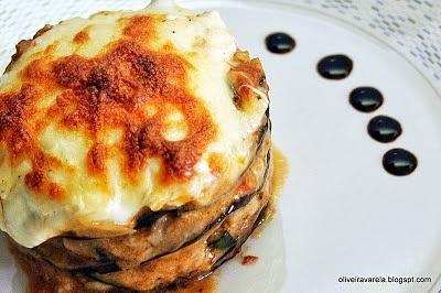 Milhojas de berenjena con carne y verduras