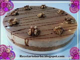 Tarta de queso con miel y nueces