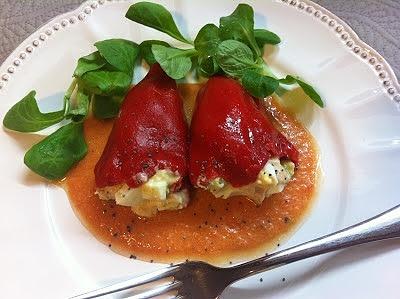 Piquillos rellenos de atún y gambas