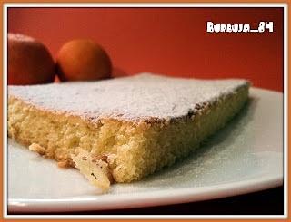 Bizcocho sin huevo con zumo de naranja