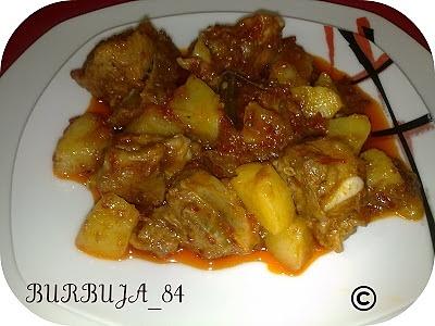 Costillas y patatas en salsa