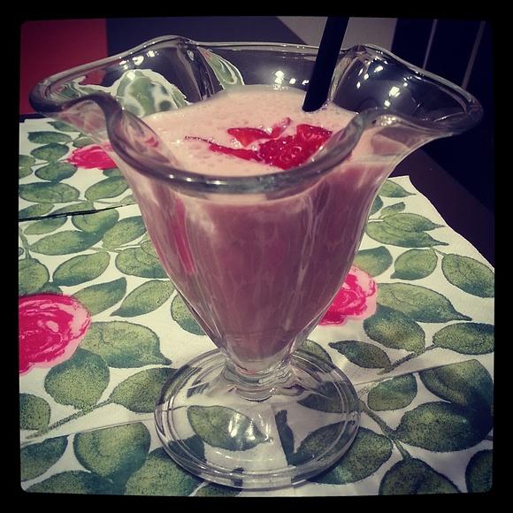 Batido cremoso de fresas con tres leches