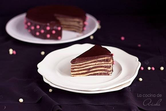 Baumkuchen, tort warstwowy z warstwami różnymi od tradycyjnych