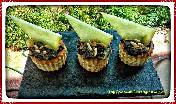 Hojaldre con morcilla, manzana y queso
