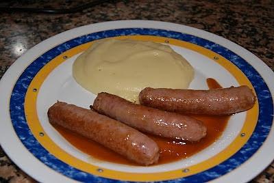 Salchichas con salsa sabrosona