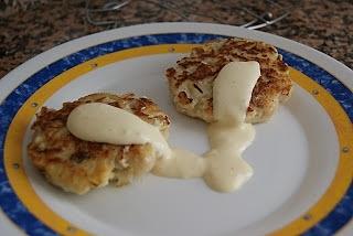 Pescaburguer con mayonesa de azafrán