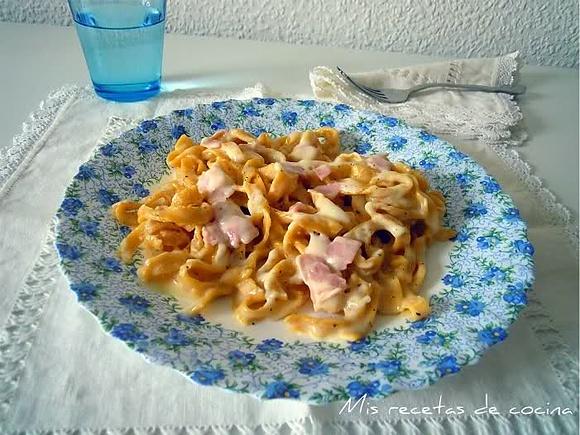 Pasta fresca con zanahorias y tallarines a los 4 quesos