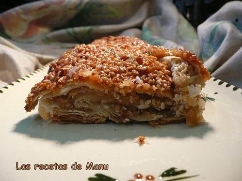 Hojaldre con miel almendras y sésamo