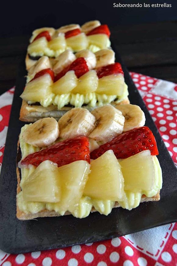 Pastelitos de hojaldre y fruta sin lactosa