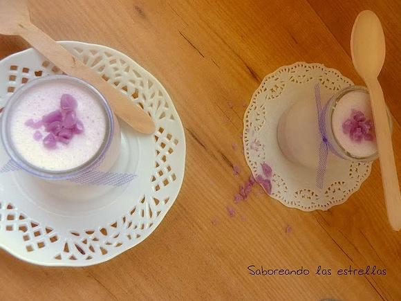 Mousse de caramelos de violetas