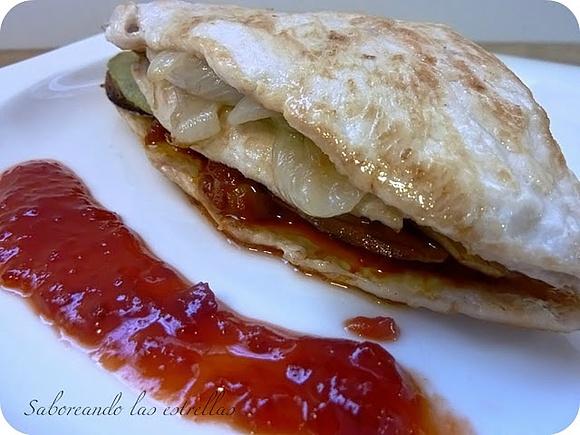 Sandwich de pollo y berenjena