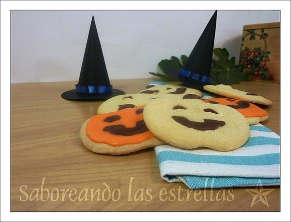 Galletas de mantequilla decoradas con glasa para Halloween