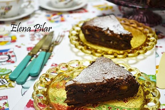 Tarta de chocolate con dátiles y nueces